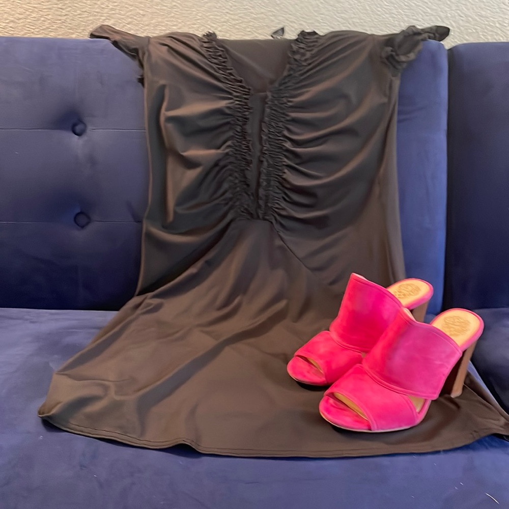Vince Camuto pink slide sandals